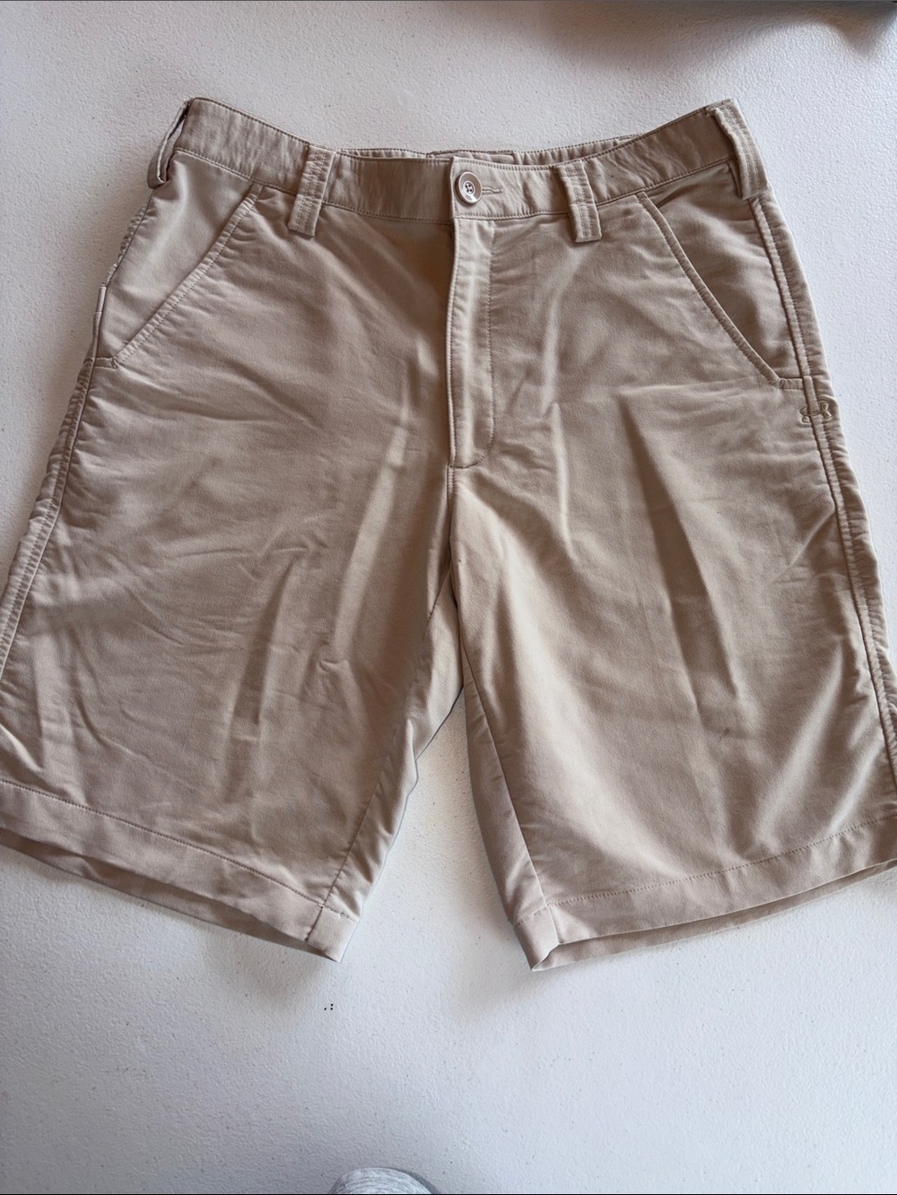 Men’s size 30 Under Armour Khaki Shorts
